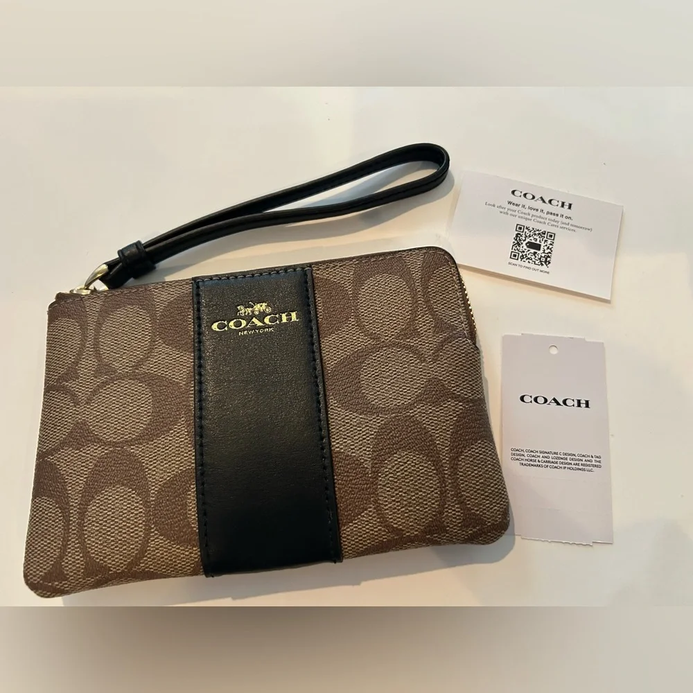 Coach Corner Zip Wristlet in Signature Canvas with Stripe NWT
